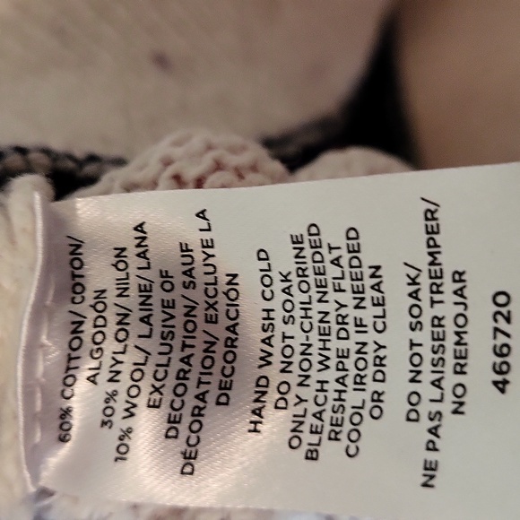 Two Medium Loft Sweaters - Picture 9 of 9